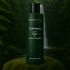 Labrains Micellar Water Tonic flesje, 250 ml, op een mossige rots met een waterval en groene jungle-achtergrond.