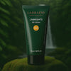 Video waarin Labrains BB Cream Medium with Olive Undertone wordt getoond, met de toepassing en voordelen voor een egale, medium teint in een natuurlijke jungle-setting met een stromende waterval.